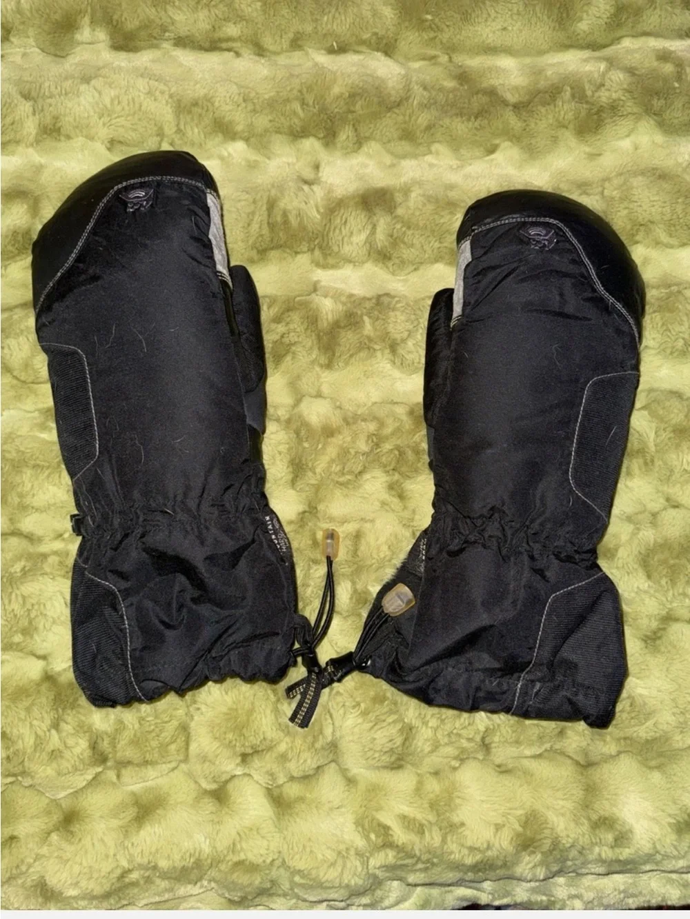 Mountain Hardwear Black Women's Insulated down Ski Mittens